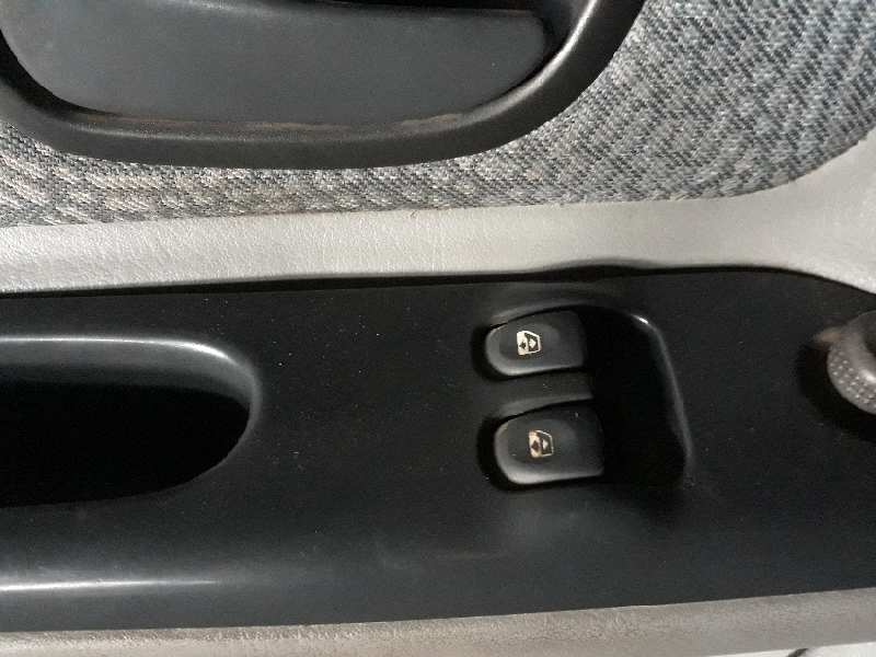 MANDO ELEVALUNAS DELANTERO IZQUIERDO 