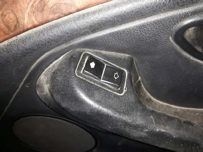 MANDO ELEVALUNAS DELANTERO DERECHO