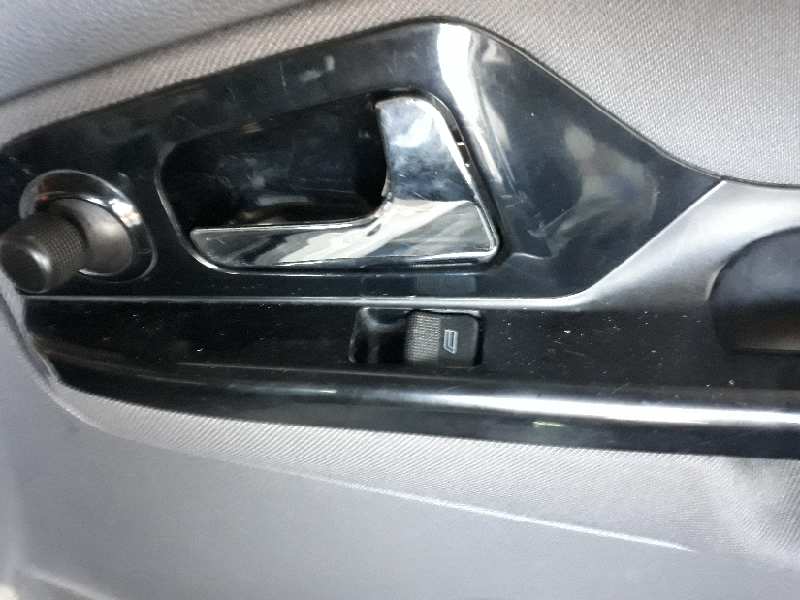 ELEVALUNAS DELANTERO DERECHO