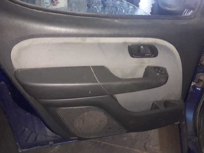 GUARNECIDO PUERTA DELANTERA IZQUIERDA