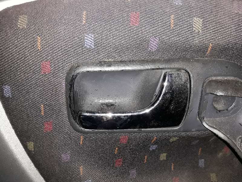 MANETA INTERIOR DELANTERA DERECHA