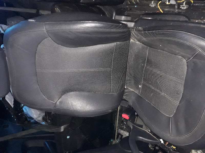 ASIENTO DELANTERO IZQUIERDO