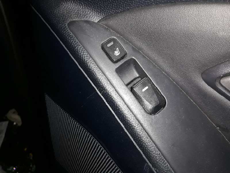 ELEVALUNAS TRASERO DERECHO