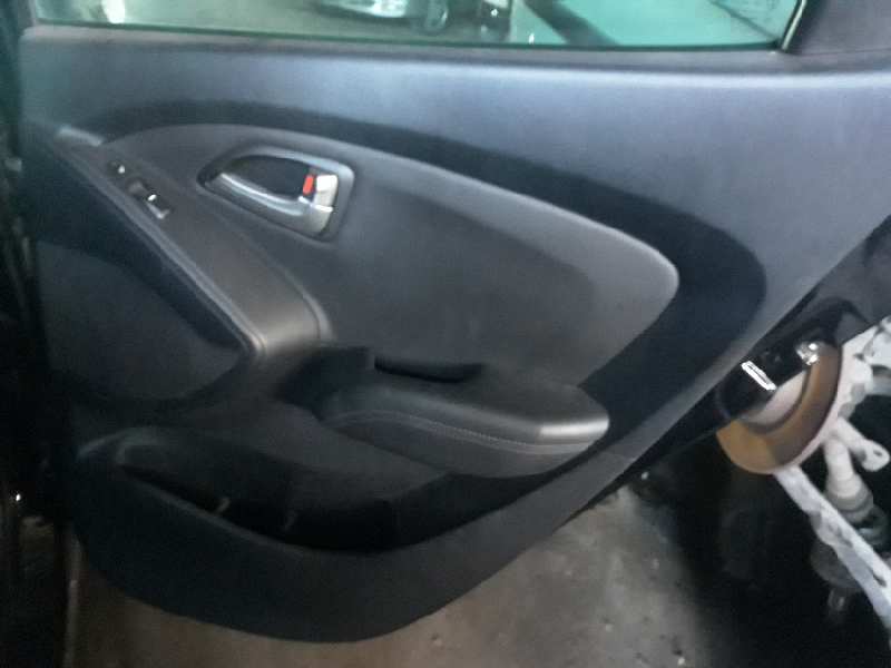 GUARNECIDO PUERTA TRASERA DERECHA