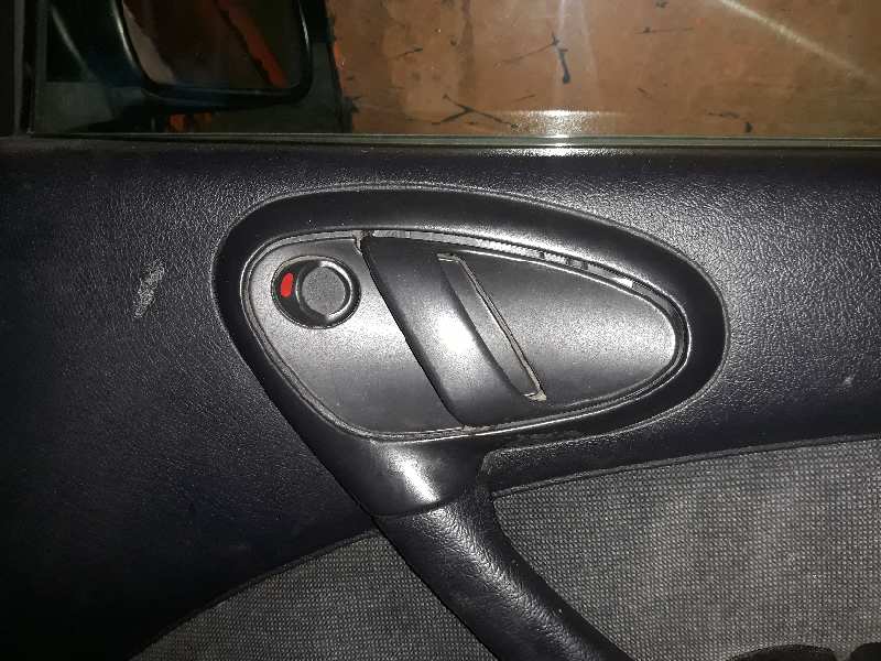 MANETA INTERIOR DELANTERA DERECHA