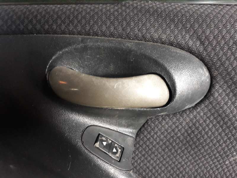 MANETA INTERIOR DELANTERA DERECHA