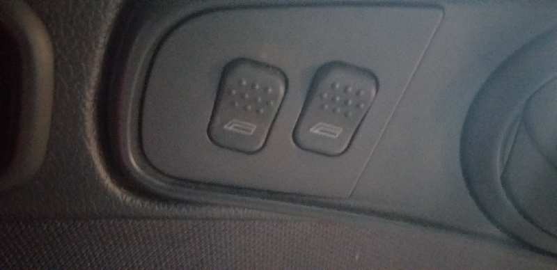 ELEVALUNAS DELANTERO IZQUIERDO