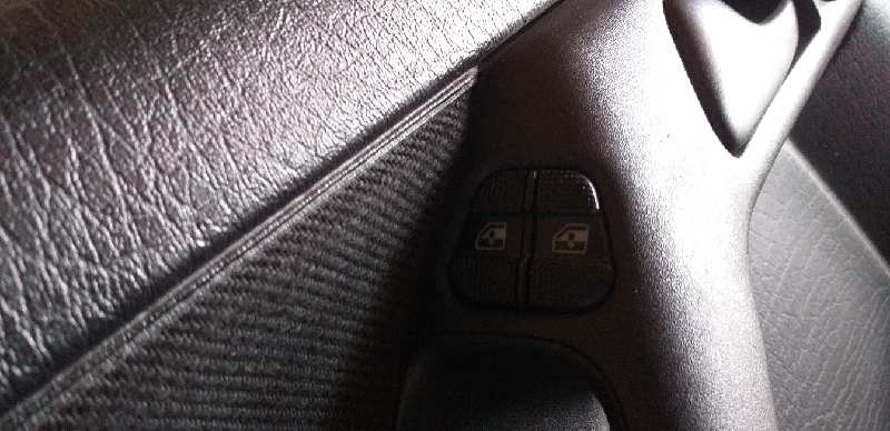 MANDO ELEVALUNAS DELANTERO IZQUIERDO 