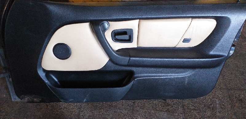 ELEVALUNAS DELANTERO DERECHO