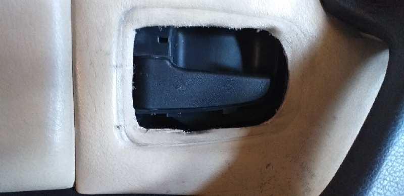 MANETA INTERIOR DELANTERA IZQUIERDA