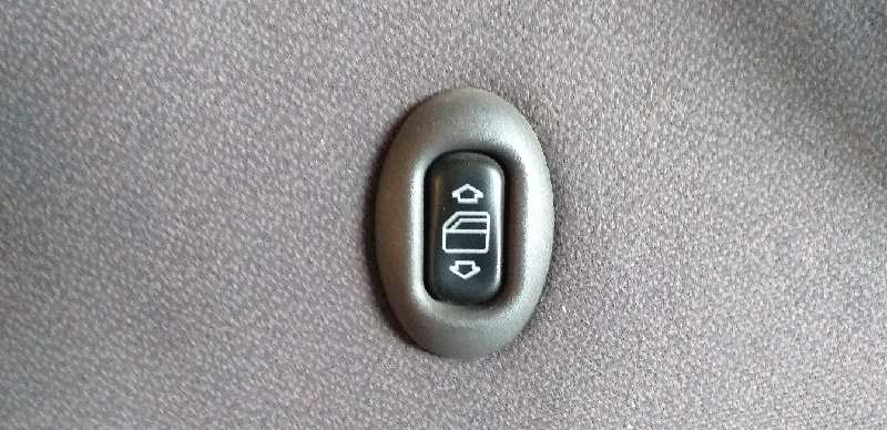 MANDO ELEVALUNAS TRASERO DERECHO