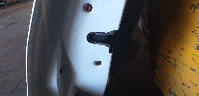 CERRADURA PUERTA DELANTERA IZQUIERDA 