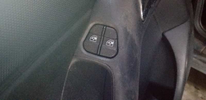 ELEVALUNAS DELANTERO IZQUIERDO