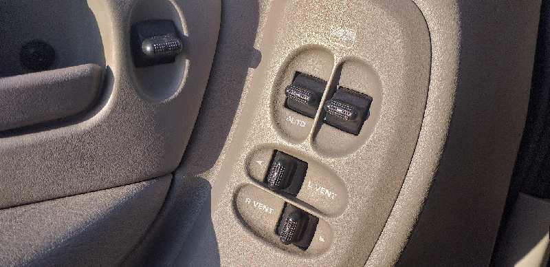 MANDO ELEVALUNAS DELANTERO IZQUIERDO 