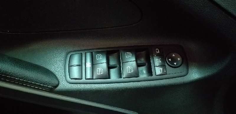 MANDO ELEVALUNAS DELANTERO IZQUIERDO 