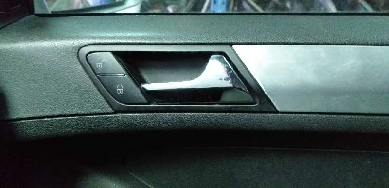 MANETA INTERIOR DELANTERA DERECHA