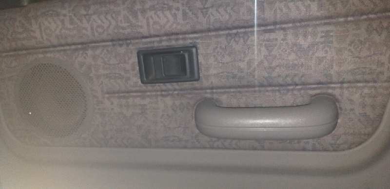 ELEVALUNAS DELANTERO DERECHO