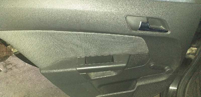 GUARNECIDO PUERTA TRASERA IZQUIERDA