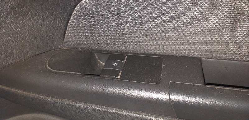 MANDO ELEVALUNAS DELANTERO DERECHO