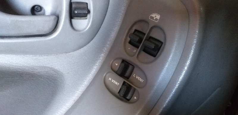 ELEVALUNAS DELANTERO IZQUIERDO