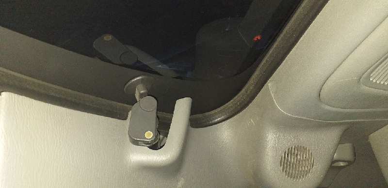 ELEVALUNAS TRASERO DERECHO