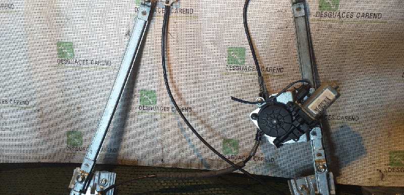 ELEVALUNAS DELANTERO DERECHO