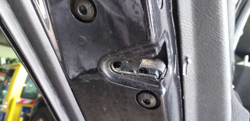 CERRADURA PUERTA TRASERA IZQUIERDA 