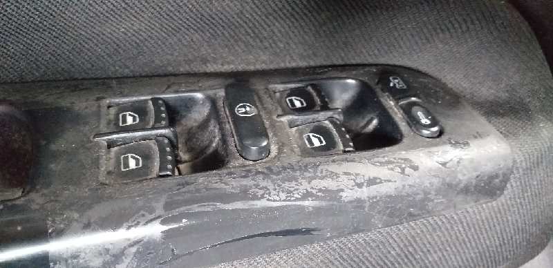 ELEVALUNAS DELANTERO IZQUIERDO