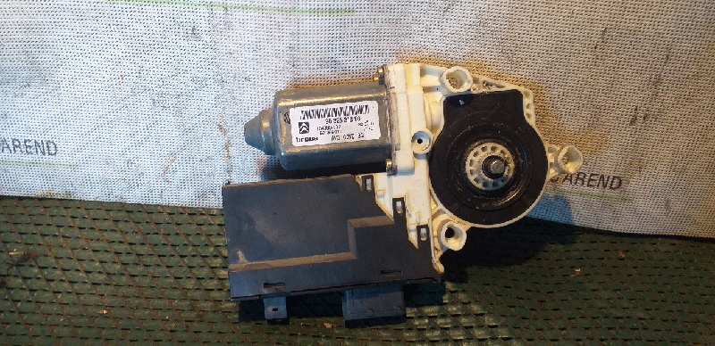 MOTOR ELEVALUNAS DELANTERO IZQUIERDO