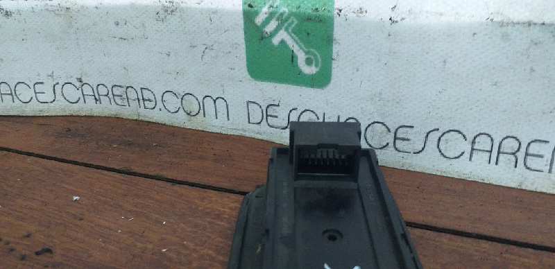 MANDO ELEVALUNAS DELANTERO IZQUIERDO 