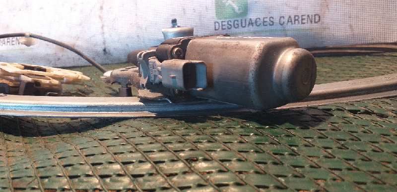 ELEVALUNAS DELANTERO DERECHO