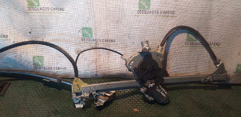 ELEVALUNAS DELANTERO DERECHO