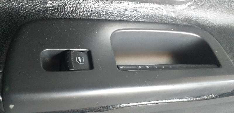 ELEVALUNAS DELANTERO DERECHO