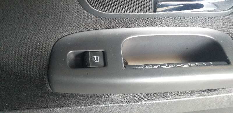 ELEVALUNAS TRASERO DERECHO