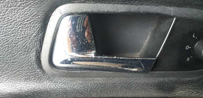 MANETA INTERIOR DELANTERA IZQUIERDA