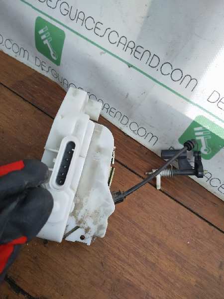 CERRADURA PUERTA DELANTERA IZQUIERDA 