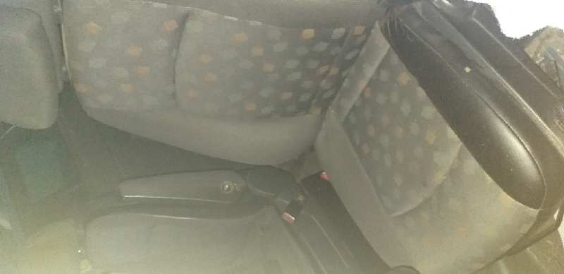 ASIENTO DELANTERO IZQUIERDO