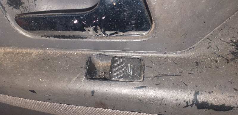 ELEVALUNAS DELANTERO DERECHO