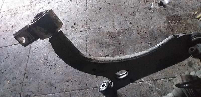 BRAZO SUSPENSION INFERIOR DELANTERO IZQUIERDO