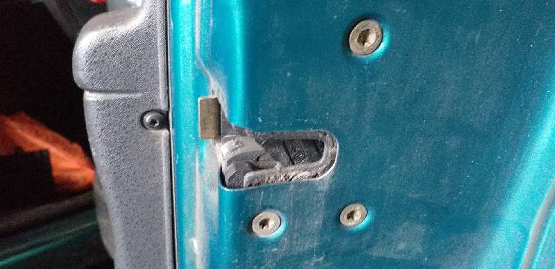 CERRADURA PUERTA DELANTERA DERECHA