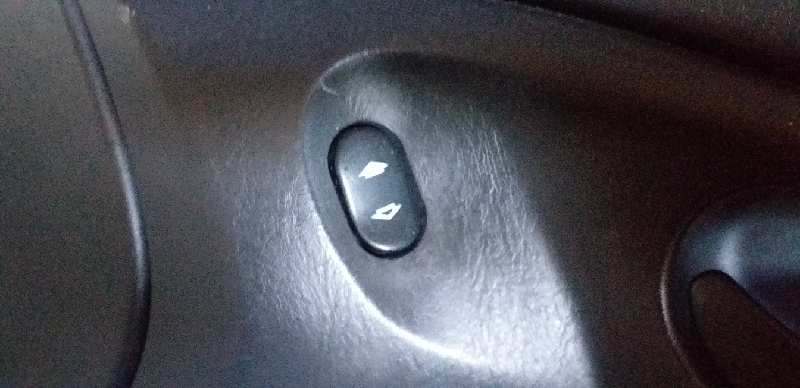 ELEVALUNAS DELANTERO DERECHO