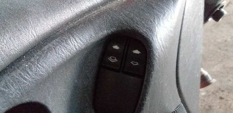 ELEVALUNAS DELANTERO IZQUIERDO