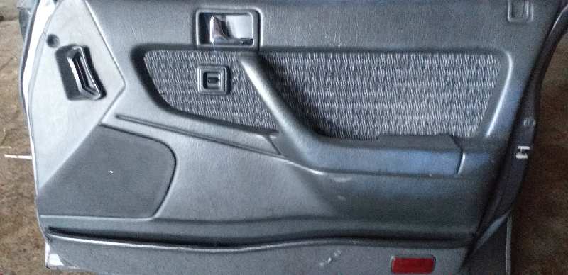 GUARNECIDO PUERTA DELANTERA DERECHA