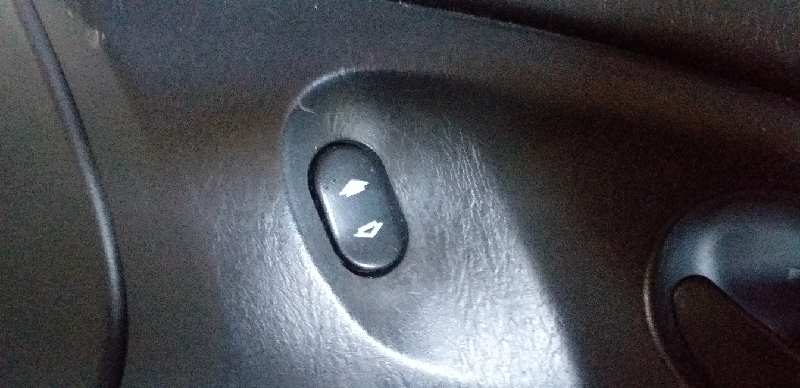 MANDO ELEVALUNAS DELANTERO DERECHO