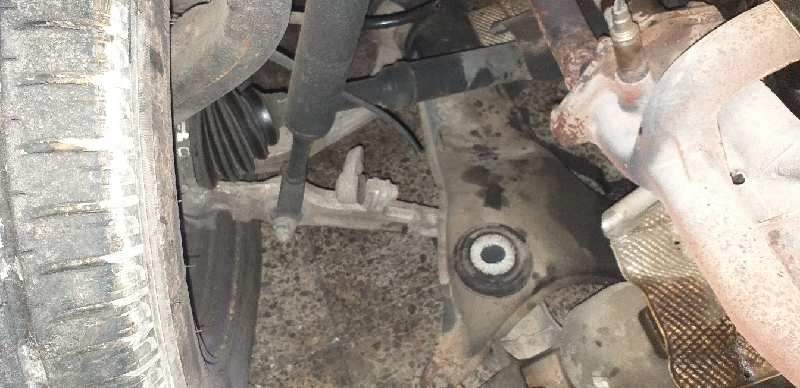 BRAZO SUSPENSION INFERIOR DELANTERO DERECHO