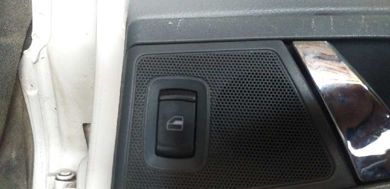 MANDO ELEVALUNAS TRASERO DERECHO