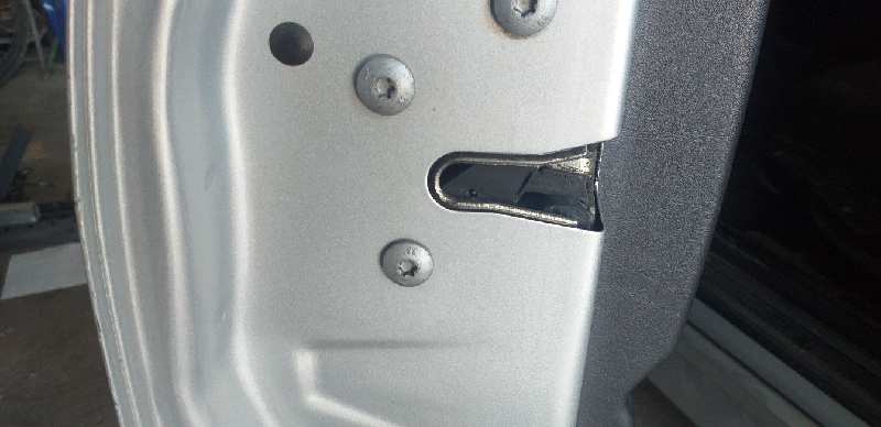 CERRADURA PUERTA DELANTERA IZQUIERDA 