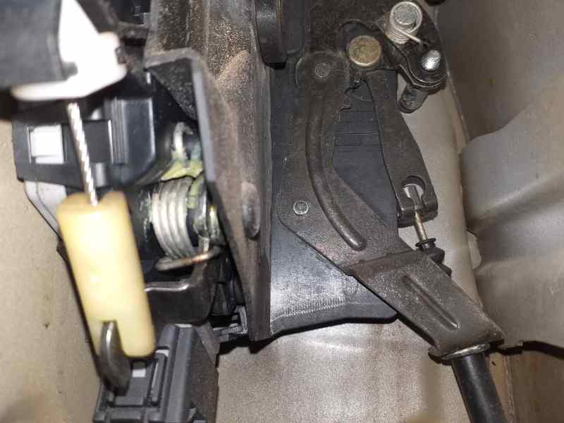 CERRADURA PUERTA DELANTERA IZQUIERDA 