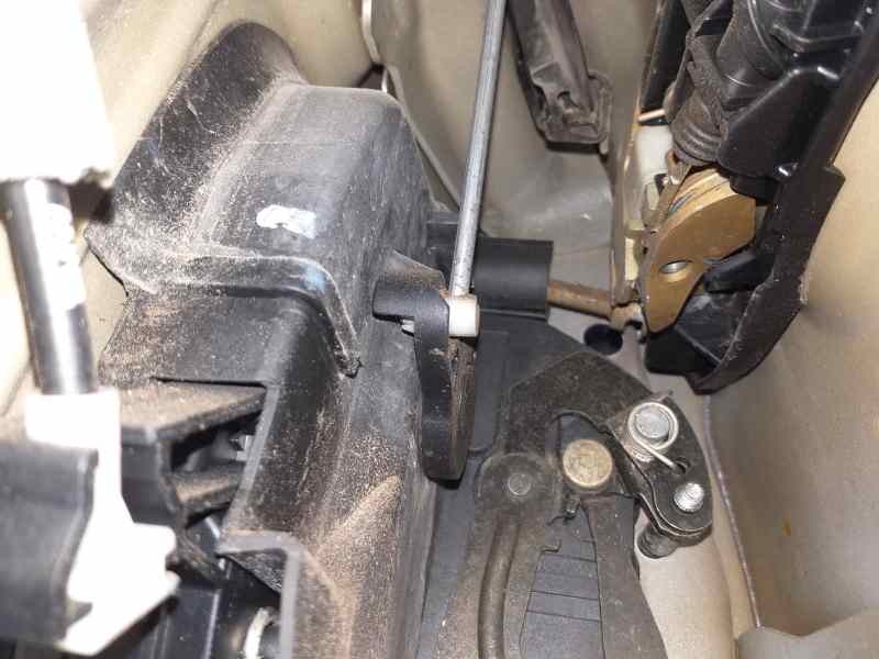 CERRADURA PUERTA DELANTERA IZQUIERDA 