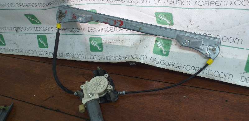 ELEVALUNAS DELANTERO IZQUIERDO